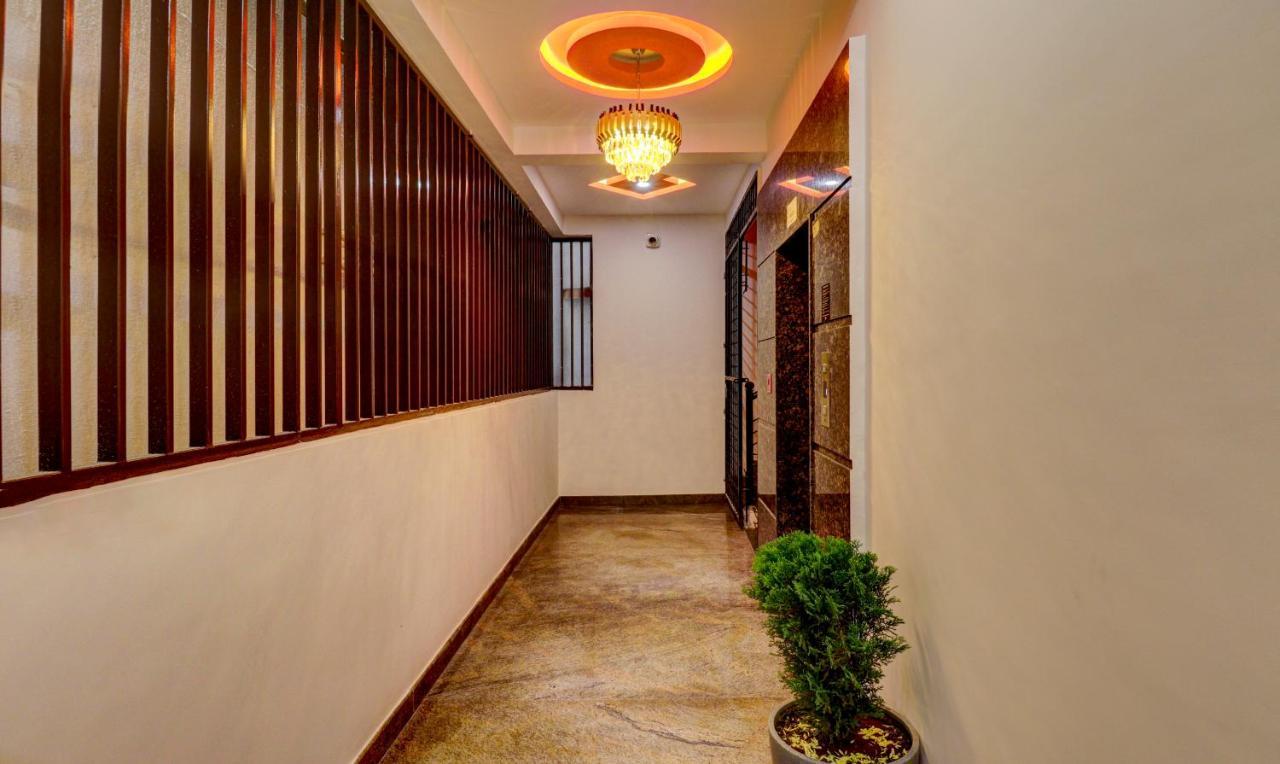 Treebo Three Street Inn Bangalore Buitenkant foto