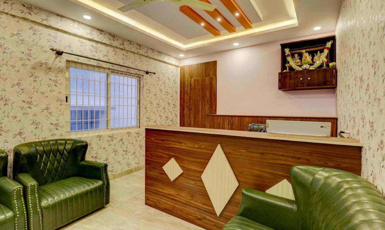 Treebo Three Street Inn Bangalore Buitenkant foto